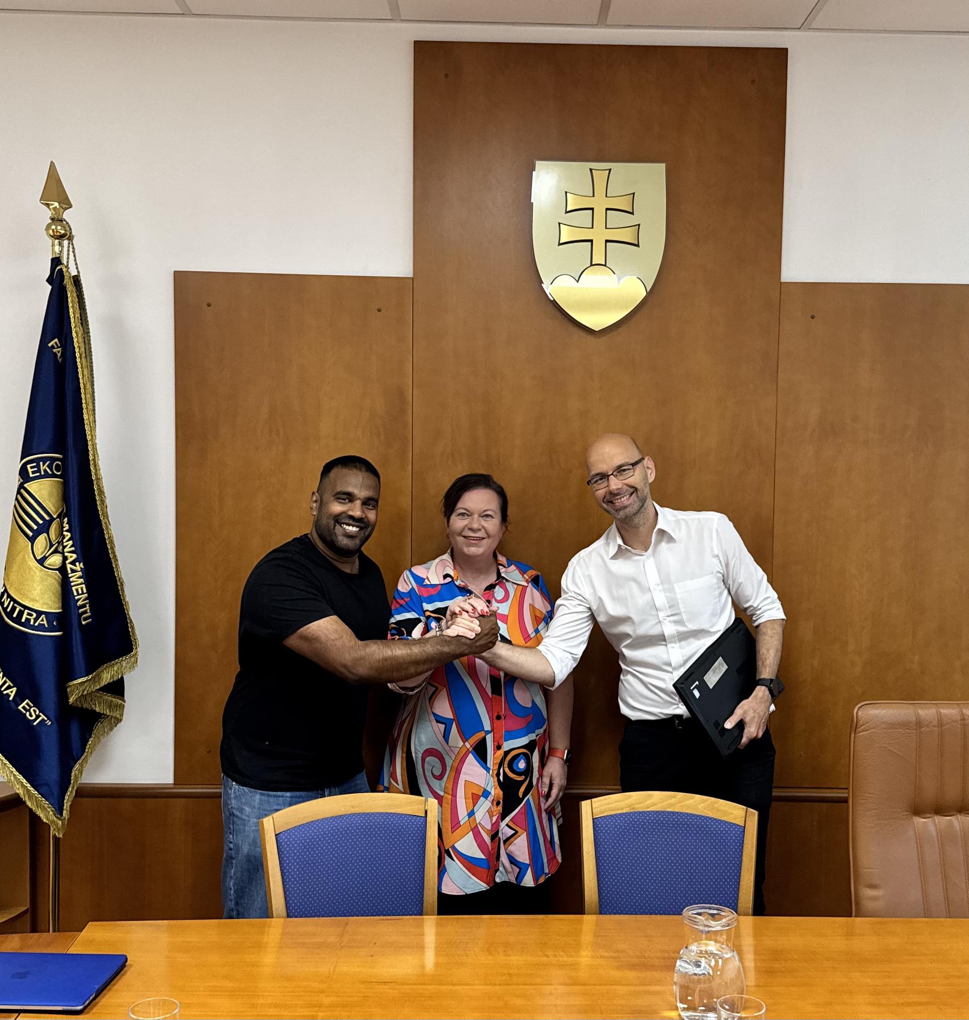 Double degree program Economics and Business Administration s Middlesex University v Londýne - oficiálne schválený